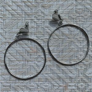 Silver color round earrings